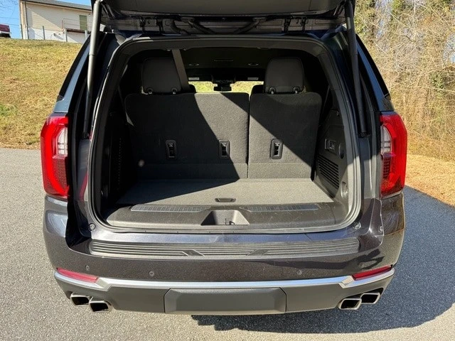 2025 GMC Yukon 5th Gen - Image 20 of 21