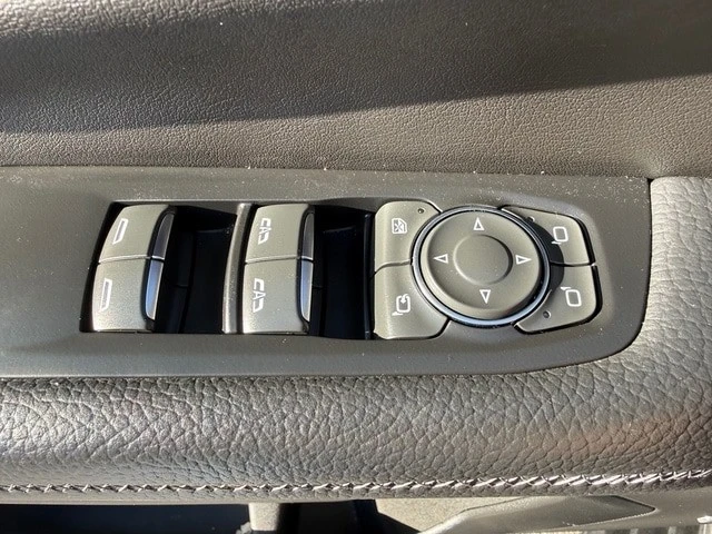 2025 GMC Yukon 5th Gen - Image 13 of 21