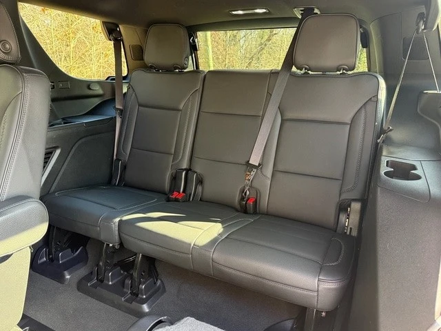 2025 GMC Yukon 5th Gen - Image 18 of 21