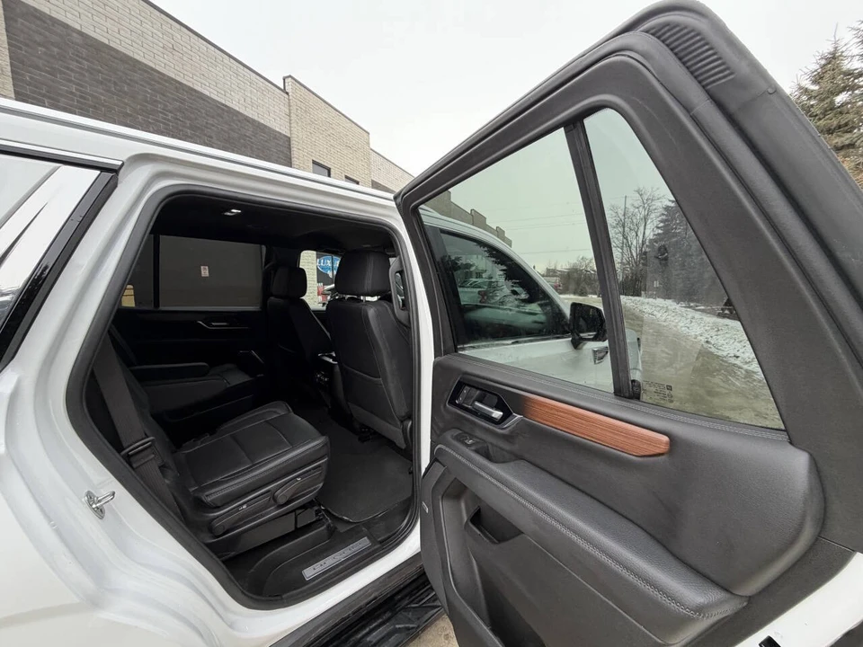2025 GMC Yukon 5th Gen - Image 18 of 21