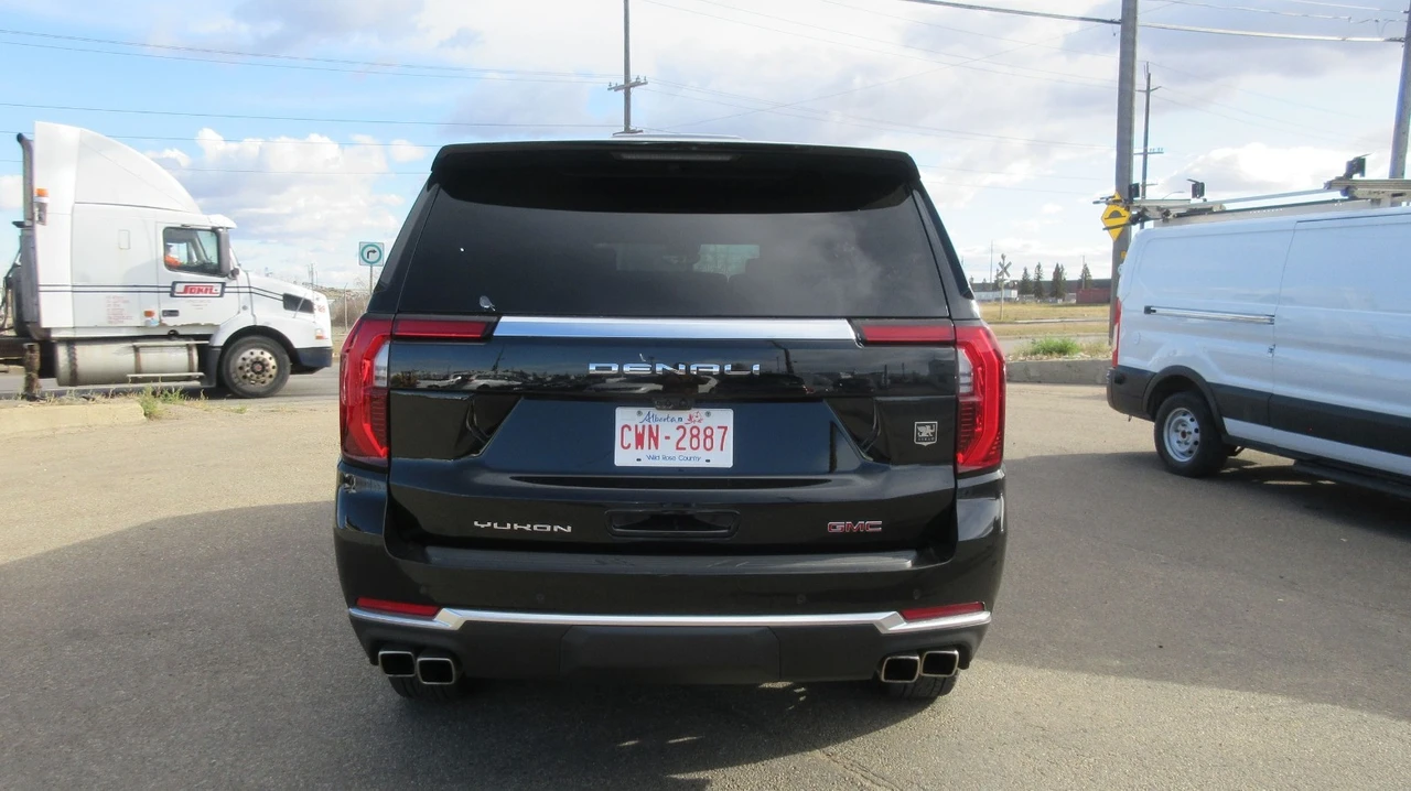 2025 GMC Yukon 5th Gen - Image 9 of 14