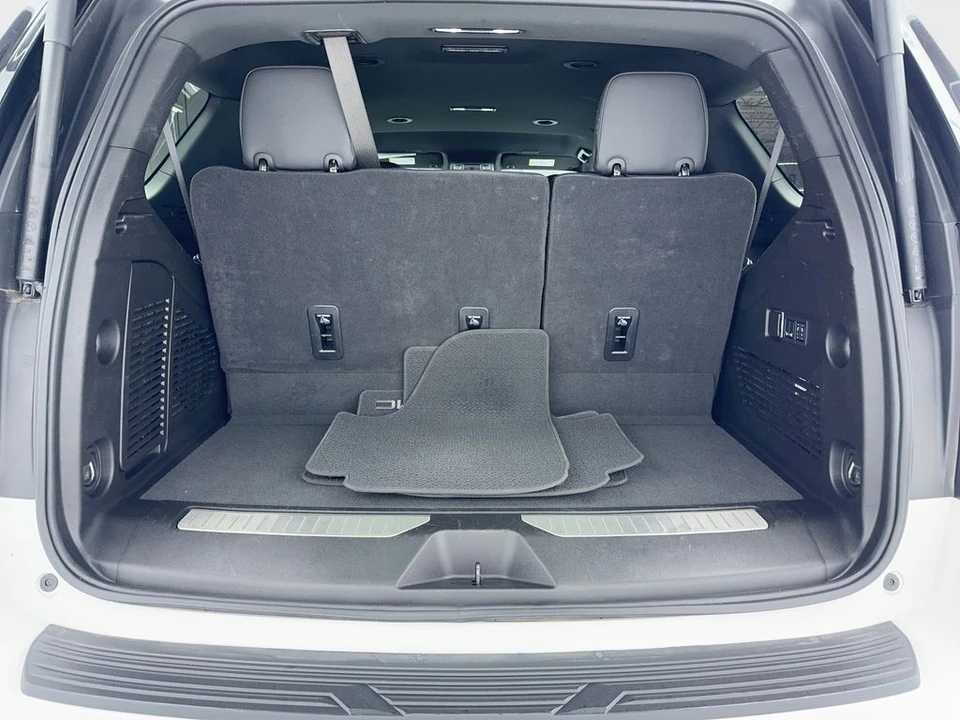 2025 GMC Yukon 5th Gen - Image 13 of 21