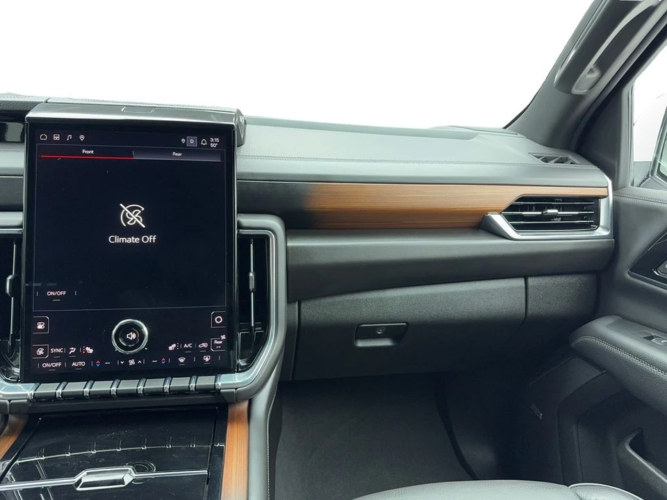 2025 GMC Yukon 5th Gen - Image 20 of 21
