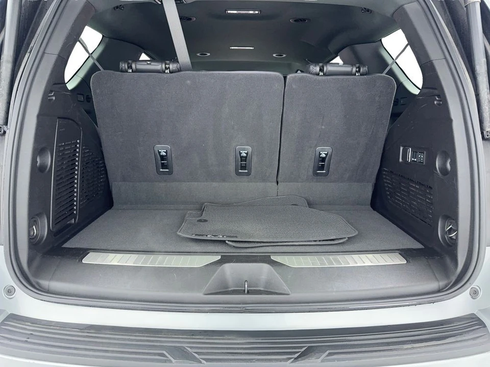2025 GMC Yukon 5th Gen - Image 13 of 21
