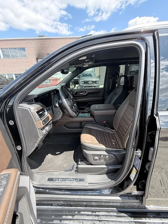 2025 GMC Yukon 5th Gen - Image 7 of 15