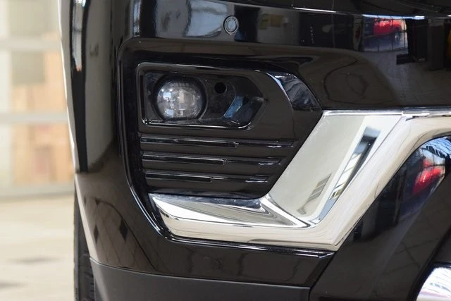 2025 GMC Yukon 5th Gen - Image 14 of 21