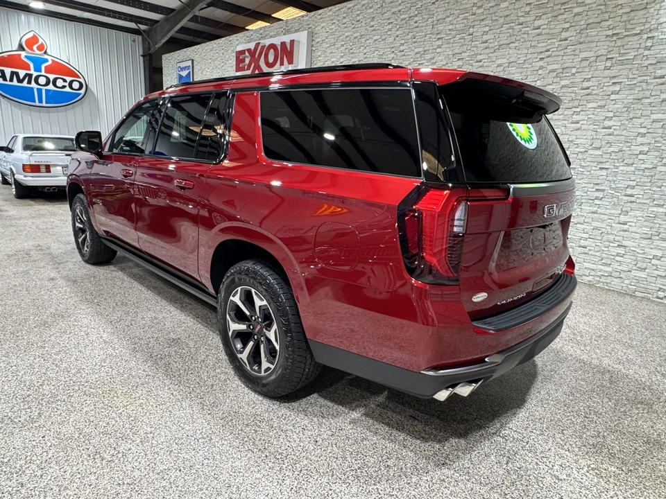 2025 GMC Yukon 5th Gen - Image 16 of 31