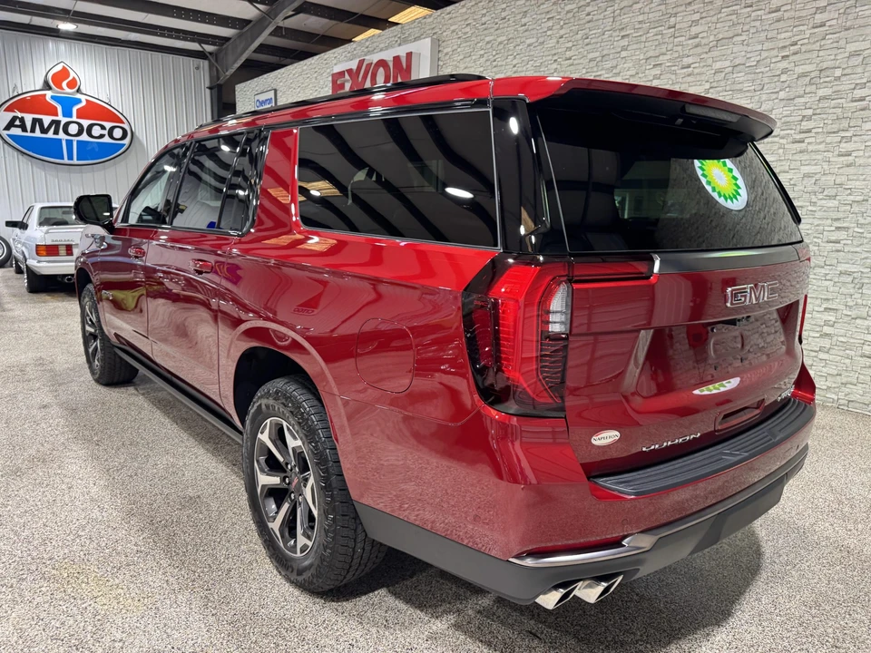 2025 GMC Yukon 5th Gen - Image 15 of 31
