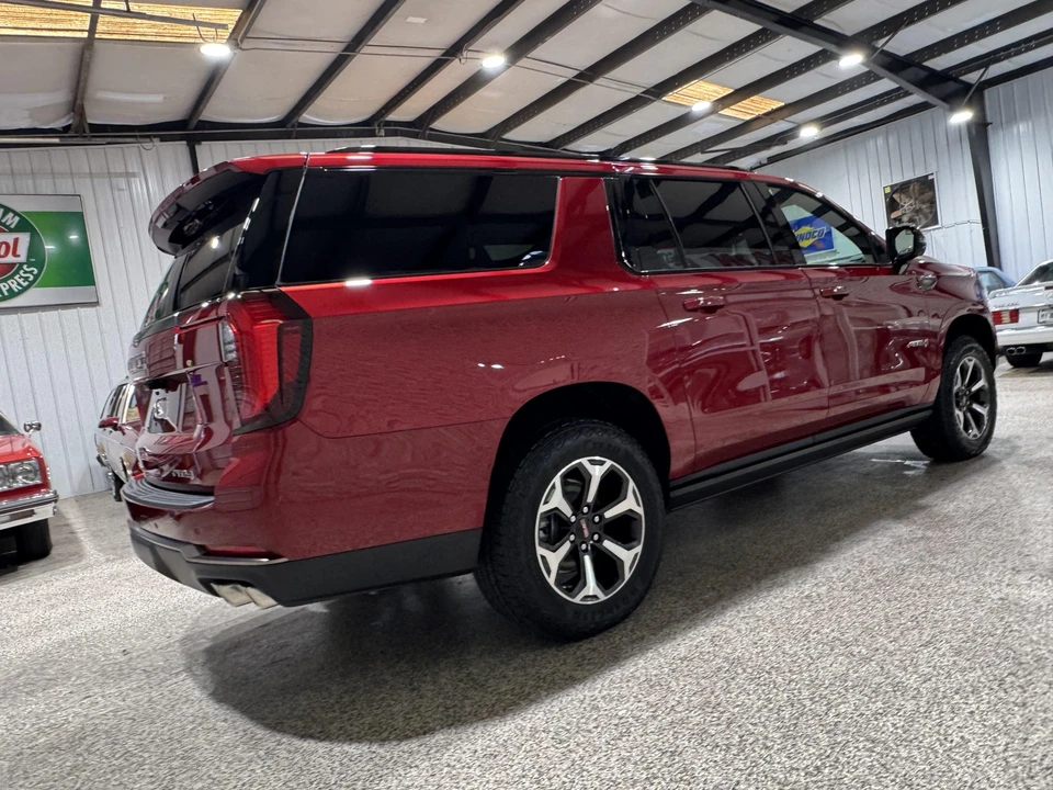 2025 GMC Yukon 5th Gen - Image 10 of 31