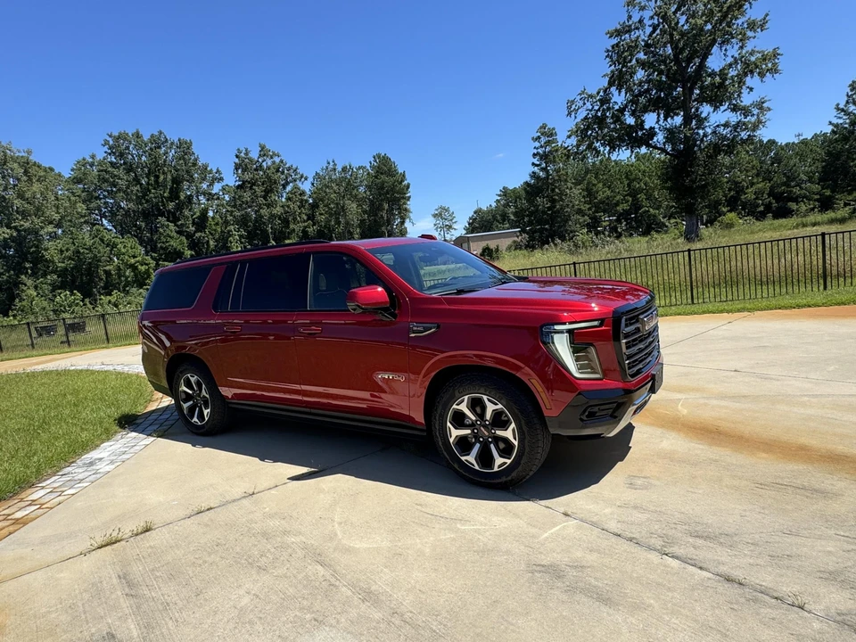 2025 GMC Yukon 5th Gen - Image 31 of 31