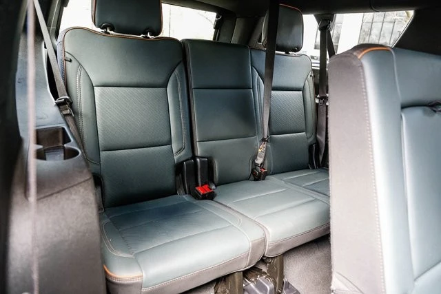 2025 GMC Yukon 5th Gen - Image 18 of 21