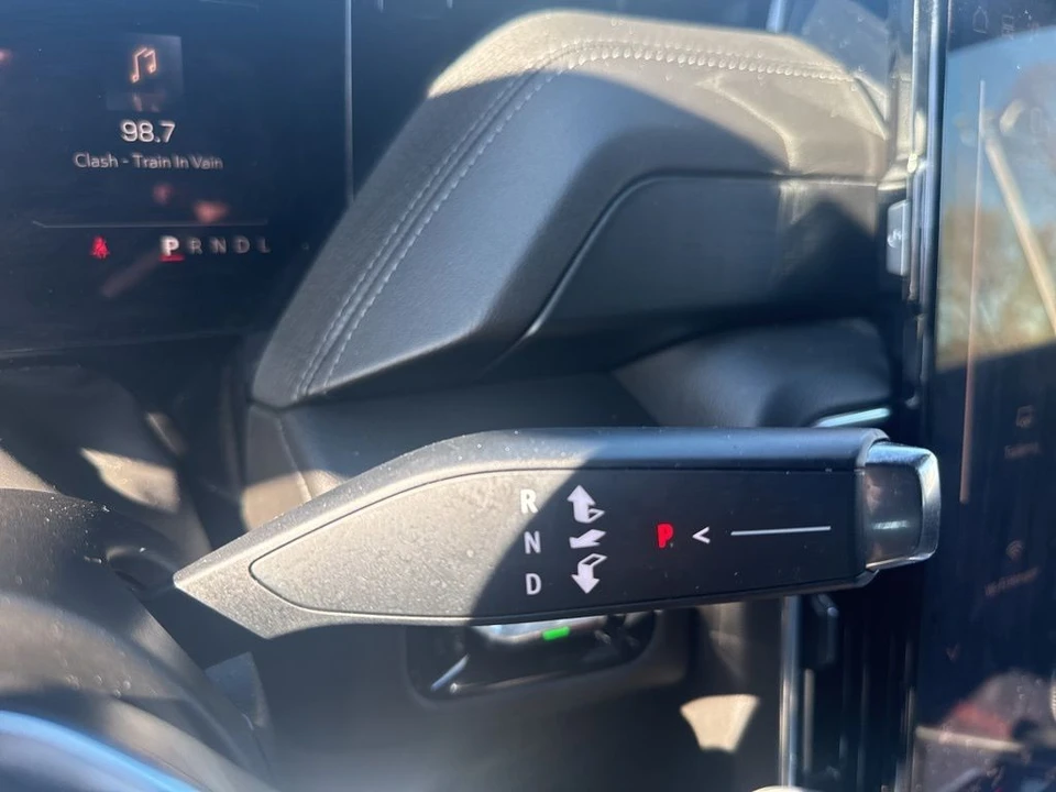 2025 GMC Yukon 5th Gen - Image 19 of 21