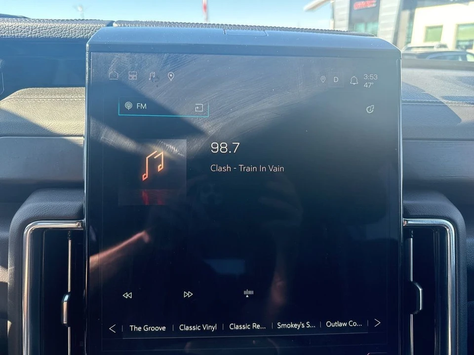 2025 GMC Yukon 5th Gen - Image 20 of 21