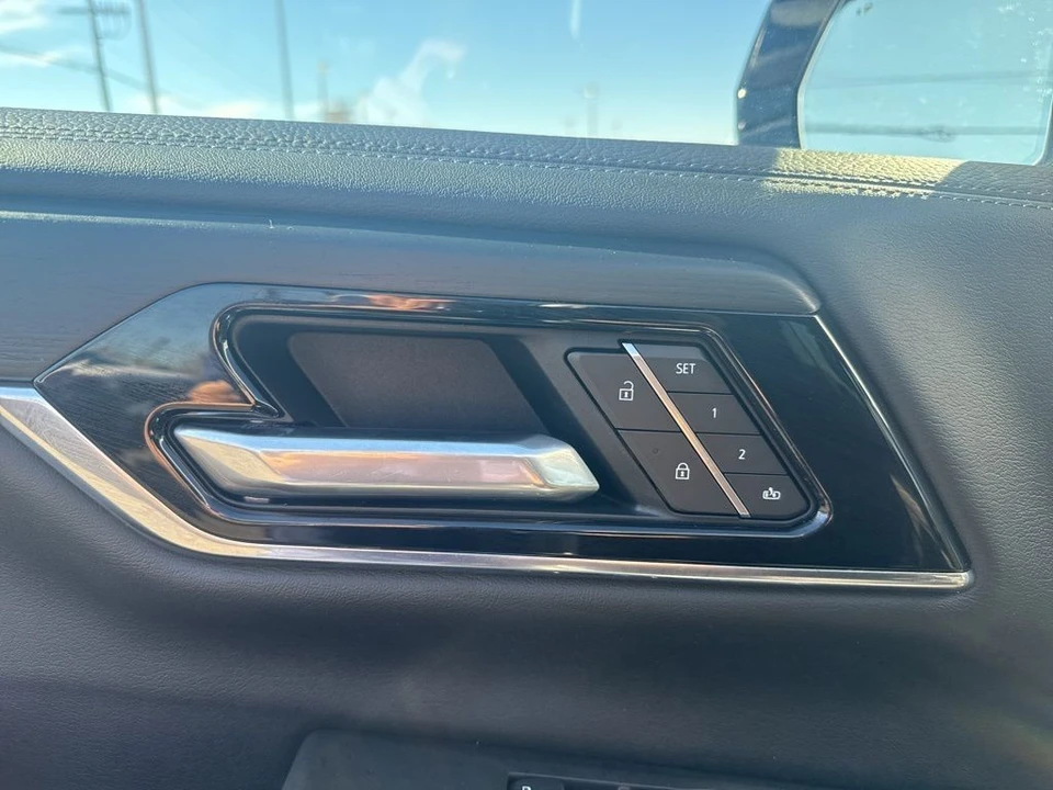 2025 GMC Yukon 5th Gen - Image 11 of 21