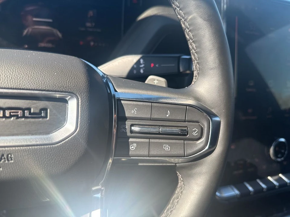 2025 GMC Yukon 5th Gen - Image 18 of 21