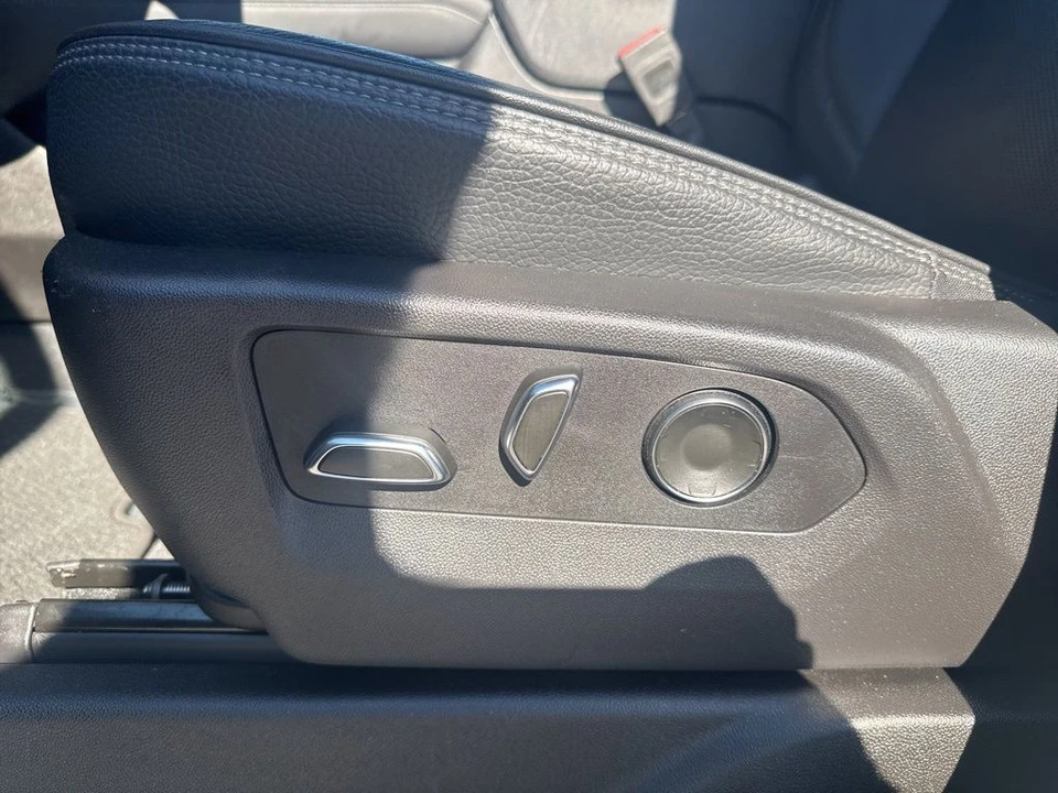 2025 GMC Yukon 5th Gen - Image 10 of 21