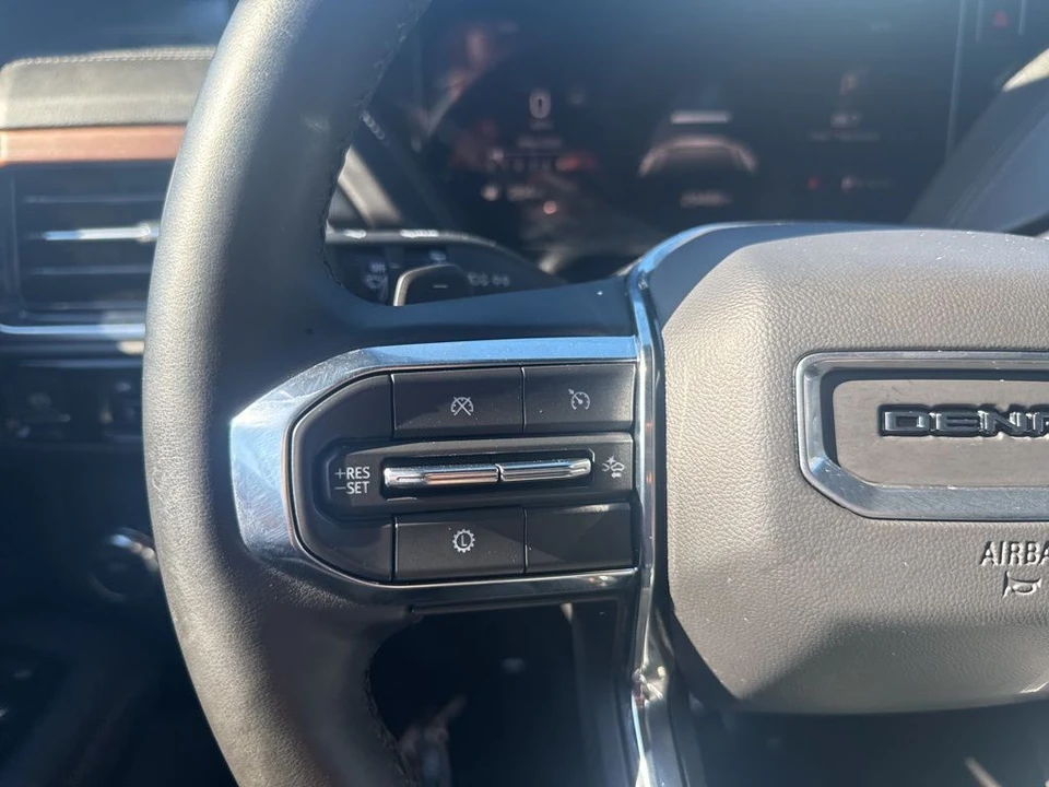2025 GMC Yukon 5th Gen - Image 17 of 21