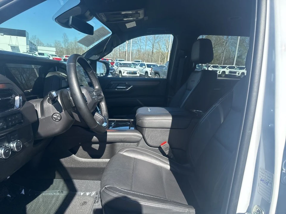 2025 GMC Yukon 5th Gen - Image 9 of 21