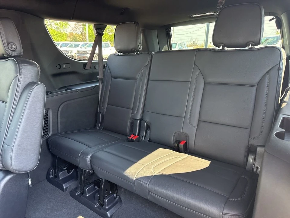 2025 GMC Yukon 5th Gen - Image 13 of 21