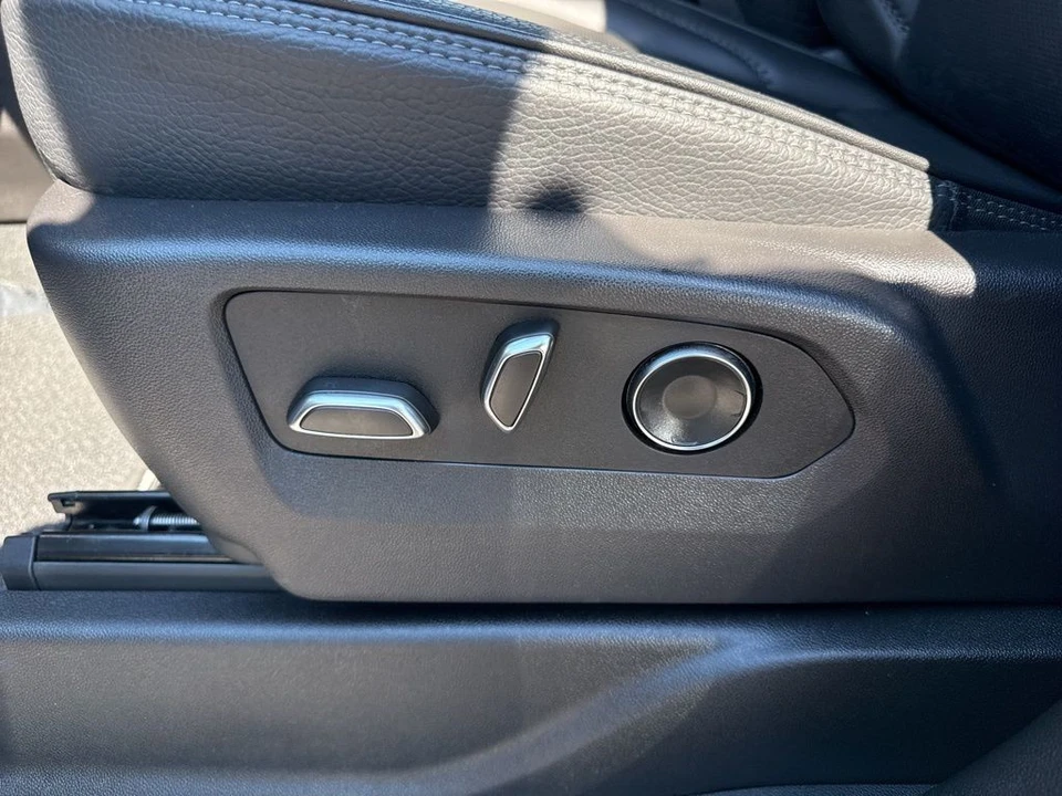 2025 GMC Yukon 5th Gen - Image 10 of 21