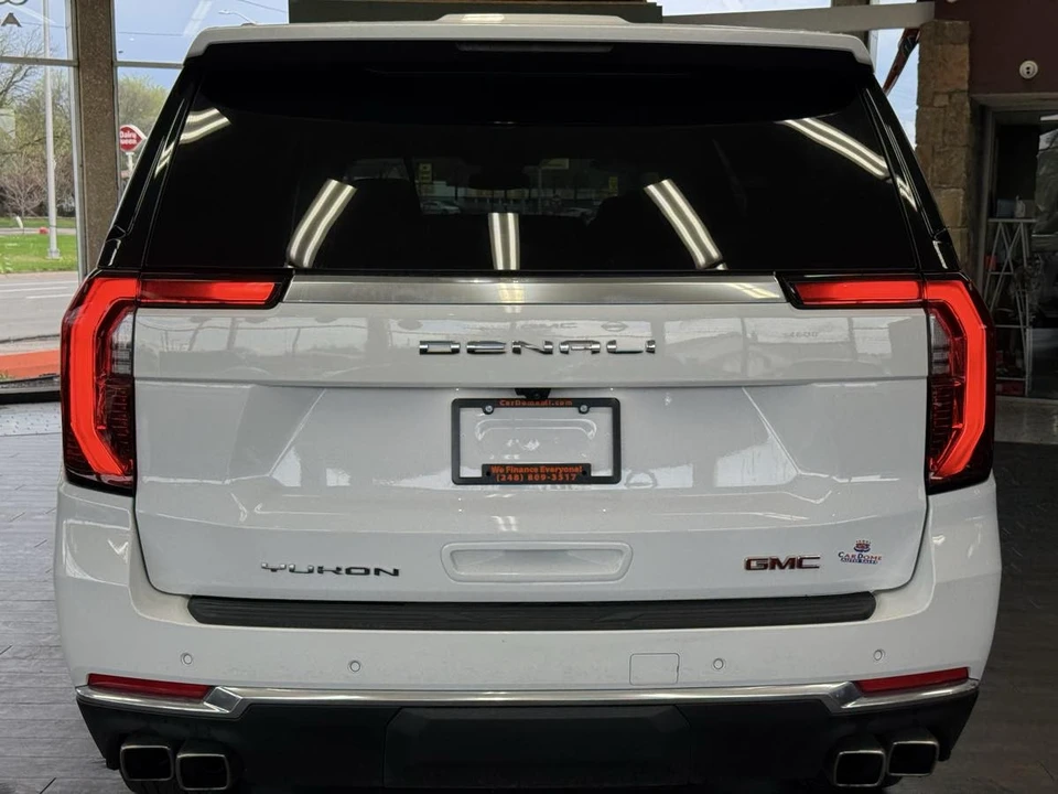2025 GMC Yukon 5th Gen - Image 21 of 21