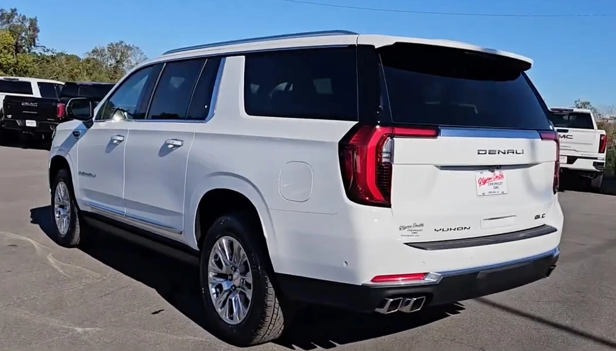 2025 GMC Yukon 5th Gen - Image 7 of 12