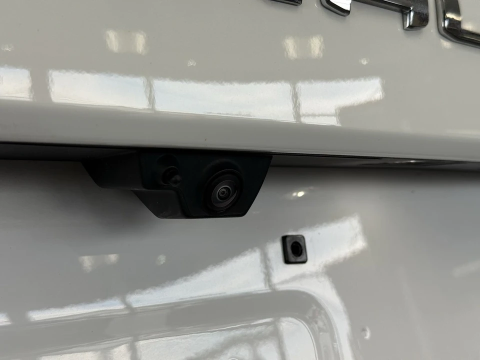 2025 GMC Yukon 5th Gen - Image 11 of 21