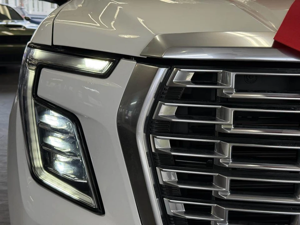 2025 GMC Yukon 5th Gen - Image 7 of 21