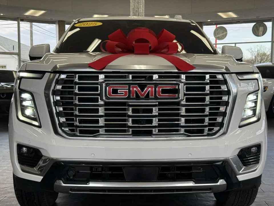 2025 GMC Yukon 5th Gen - Image 5 of 21