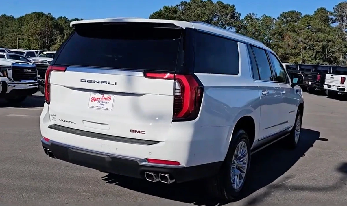 2025 GMC Yukon 5th Gen - Image 5 of 12