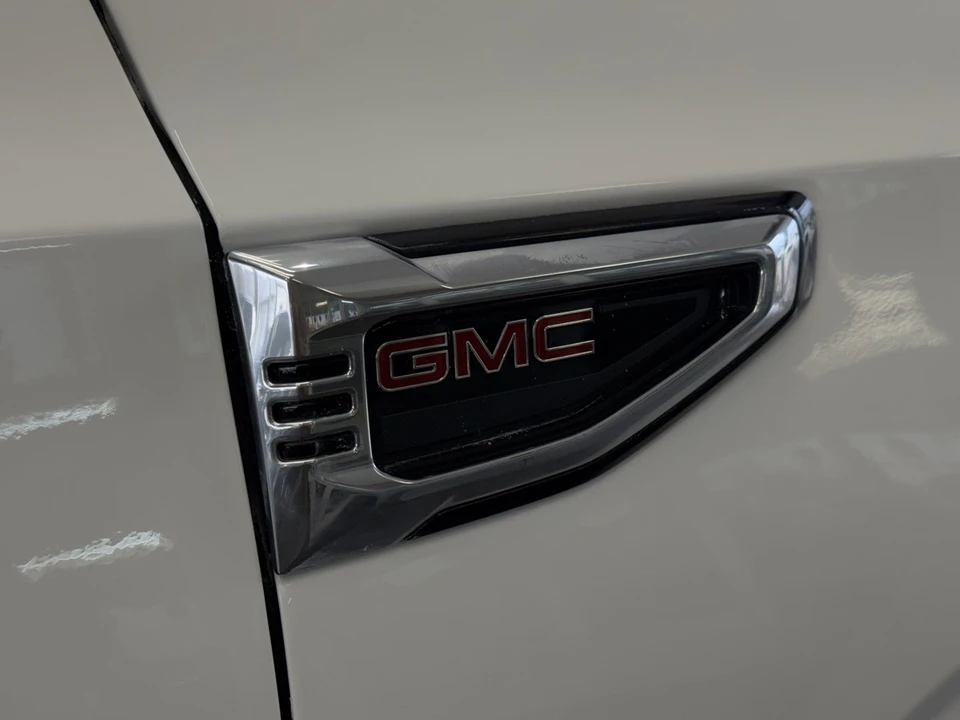 2025 GMC Yukon 5th Gen - Image 9 of 21