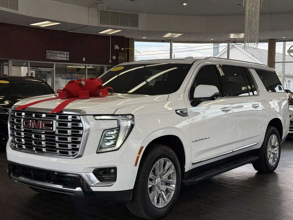2025 GMC Yukon 5th Gen - Image 3 of 21