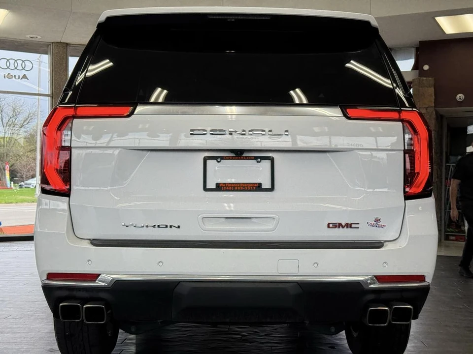 2025 GMC Yukon 5th Gen - Image 20 of 21