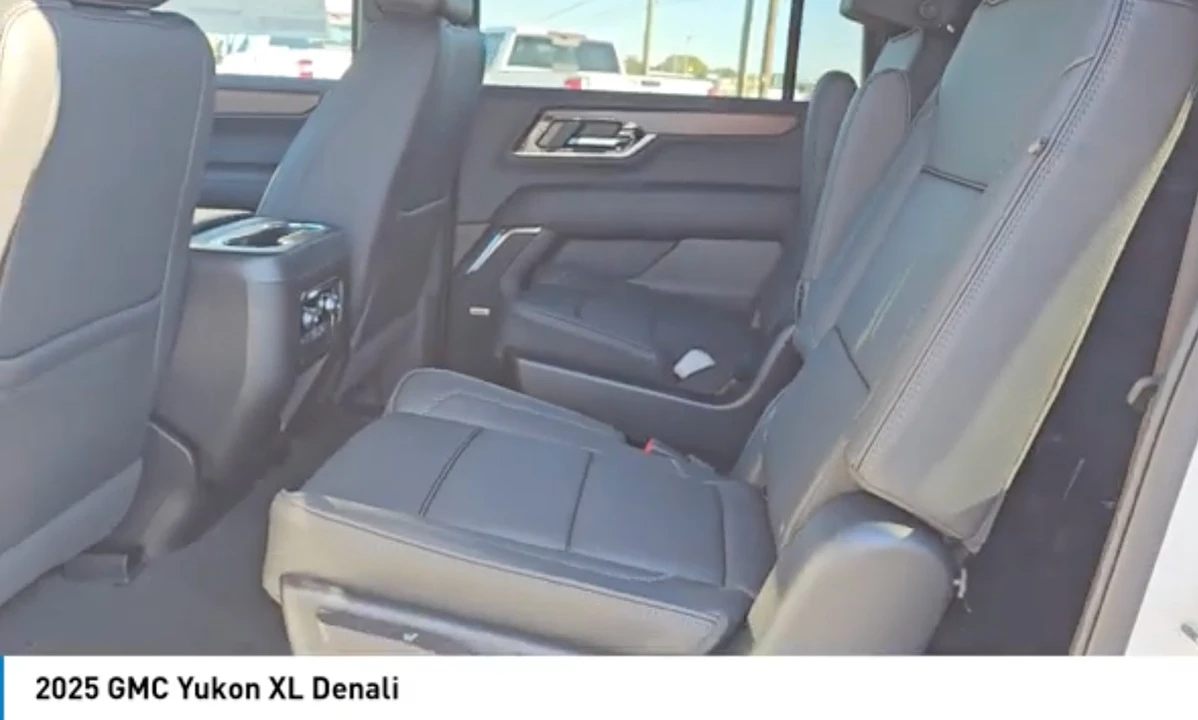 2025 GMC Yukon 5th Gen - Image 11 of 12