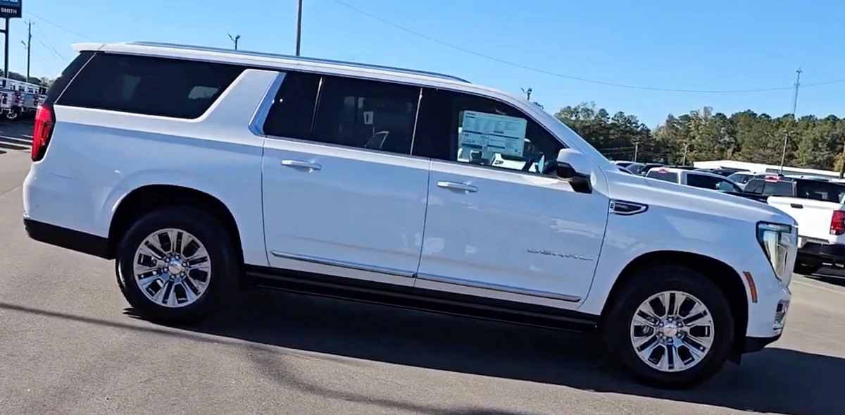 2025 GMC Yukon 5th Gen - Image 4 of 12