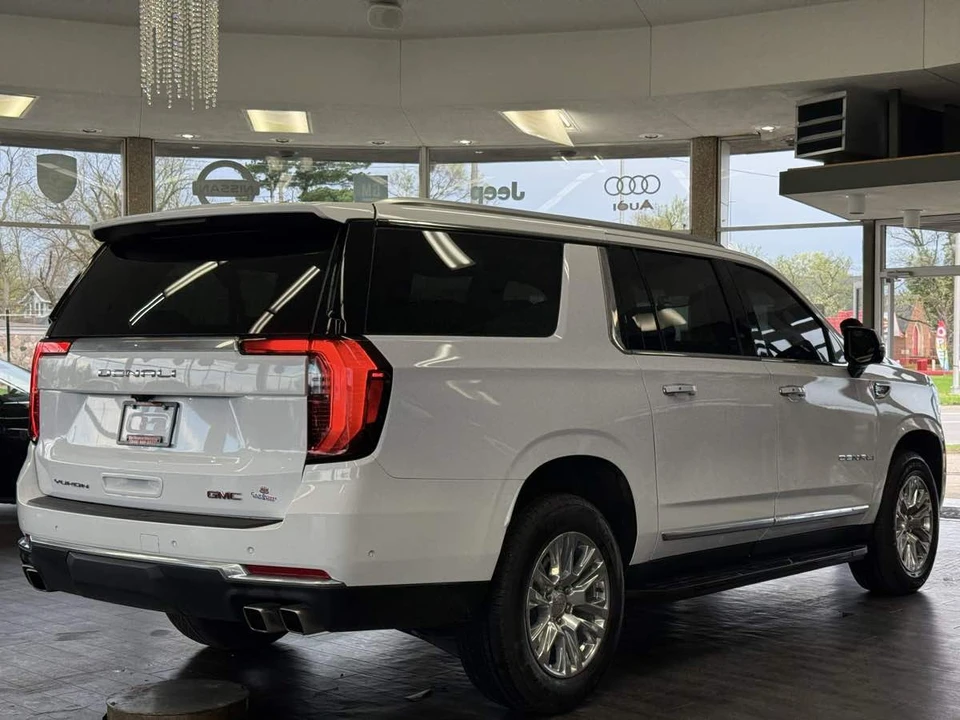 2025 GMC Yukon 5th Gen - Image 18 of 21