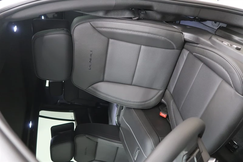 2025 GMC Yukon 5th Gen - Image 14 of 21