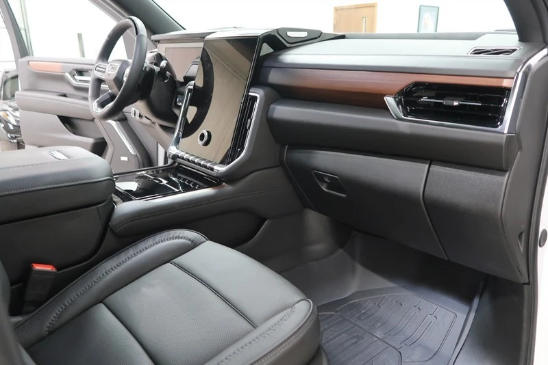 2025 GMC Yukon 5th Gen - Image 21 of 21