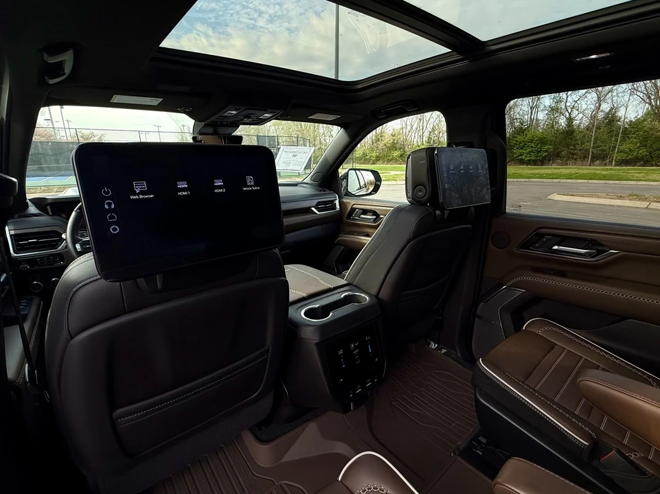 2025 GMC Yukon 5th Gen - Image 18 of 21