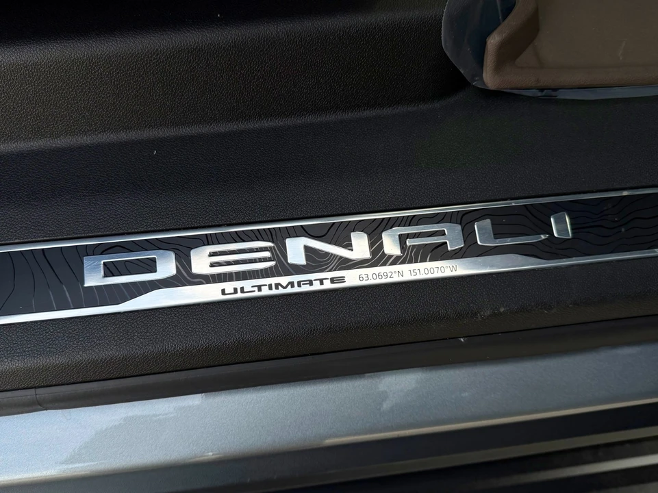 2025 GMC Yukon 5th Gen - Image 20 of 21