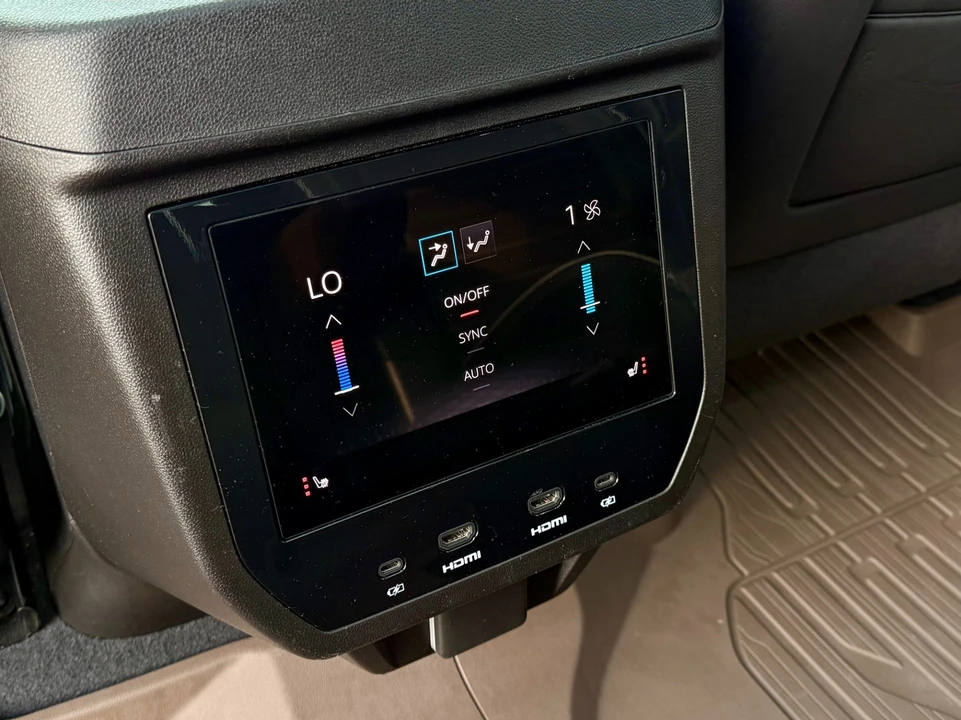2025 GMC Yukon 5th Gen - Image 17 of 21