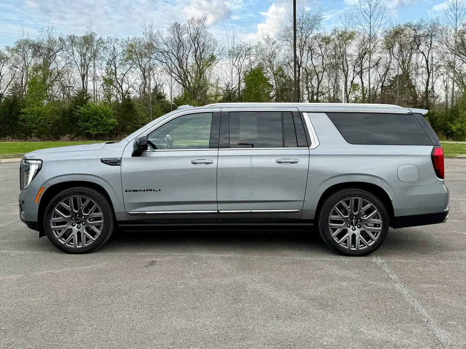 2025 GMC Yukon 5th Gen - Image 6 of 21