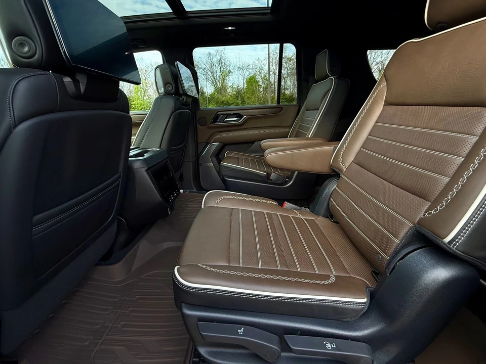 2025 GMC Yukon 5th Gen - Image 13 of 21