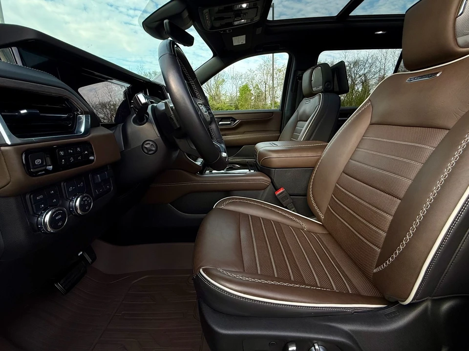 2025 GMC Yukon 5th Gen - Image 8 of 21
