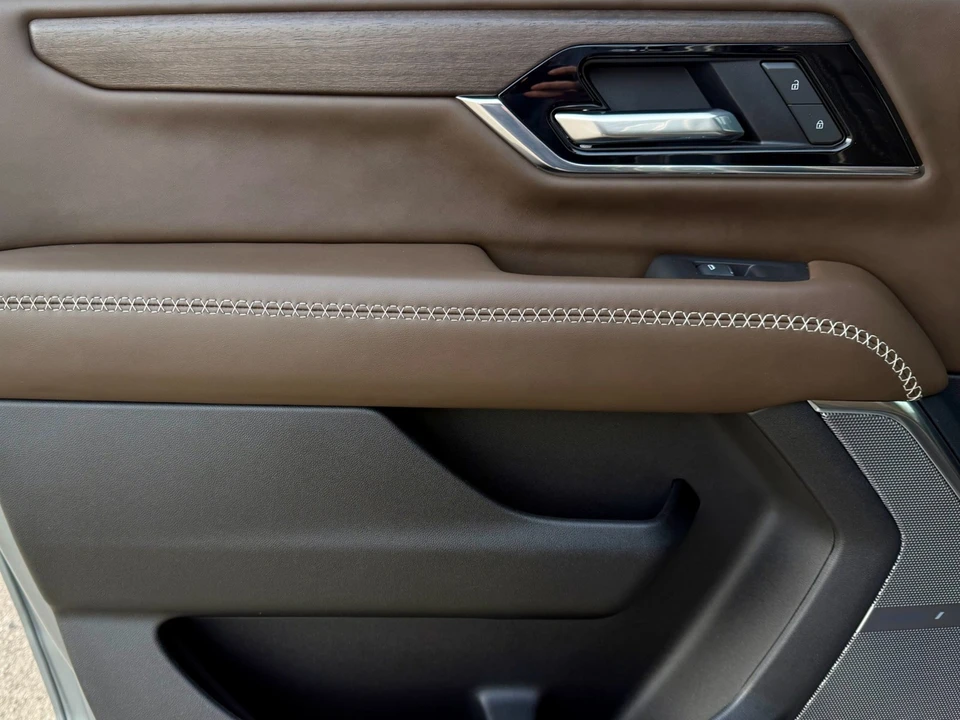 2025 GMC Yukon 5th Gen - Image 12 of 21