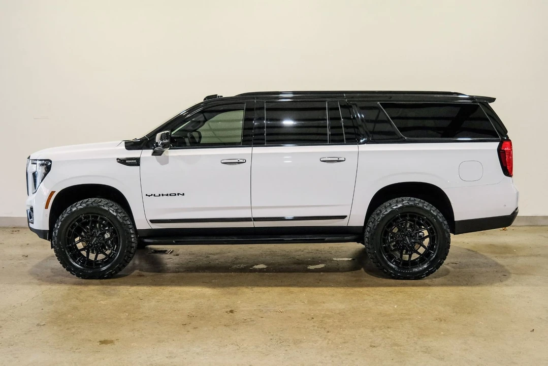 2025 GMC Yukon 5th Gen - Image 4 of 12