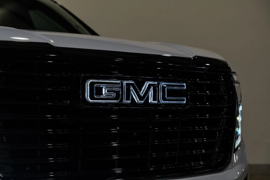 2025 GMC Yukon 5th Gen - Image 10 of 12