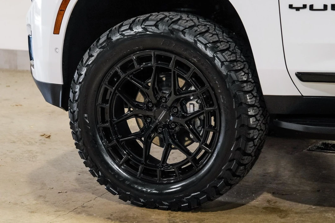 2025 GMC Yukon 5th Gen - Image 8 of 12