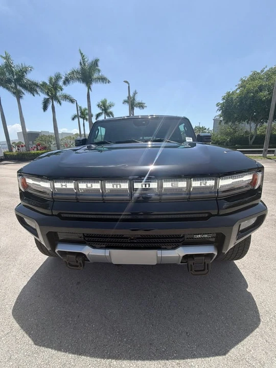 2025 GMC Hummer EV - Image 2 of 10