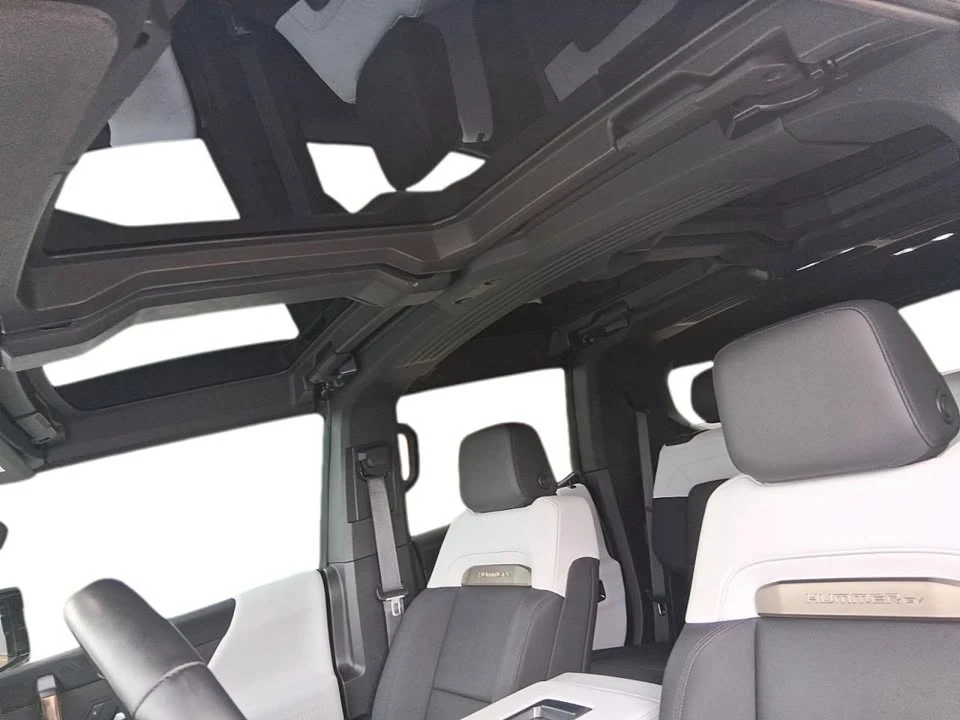 2025 GMC Hummer EV - Image 12 of 12